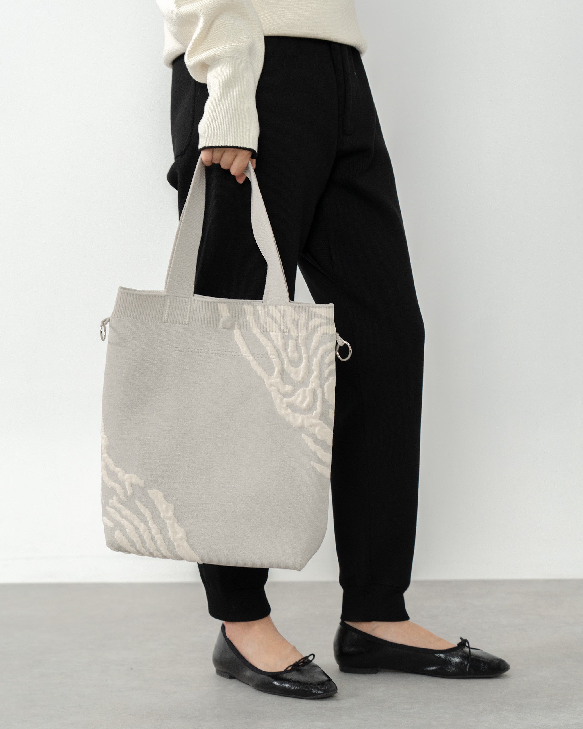 Wood cut Jacquard TOTE Greige amicom