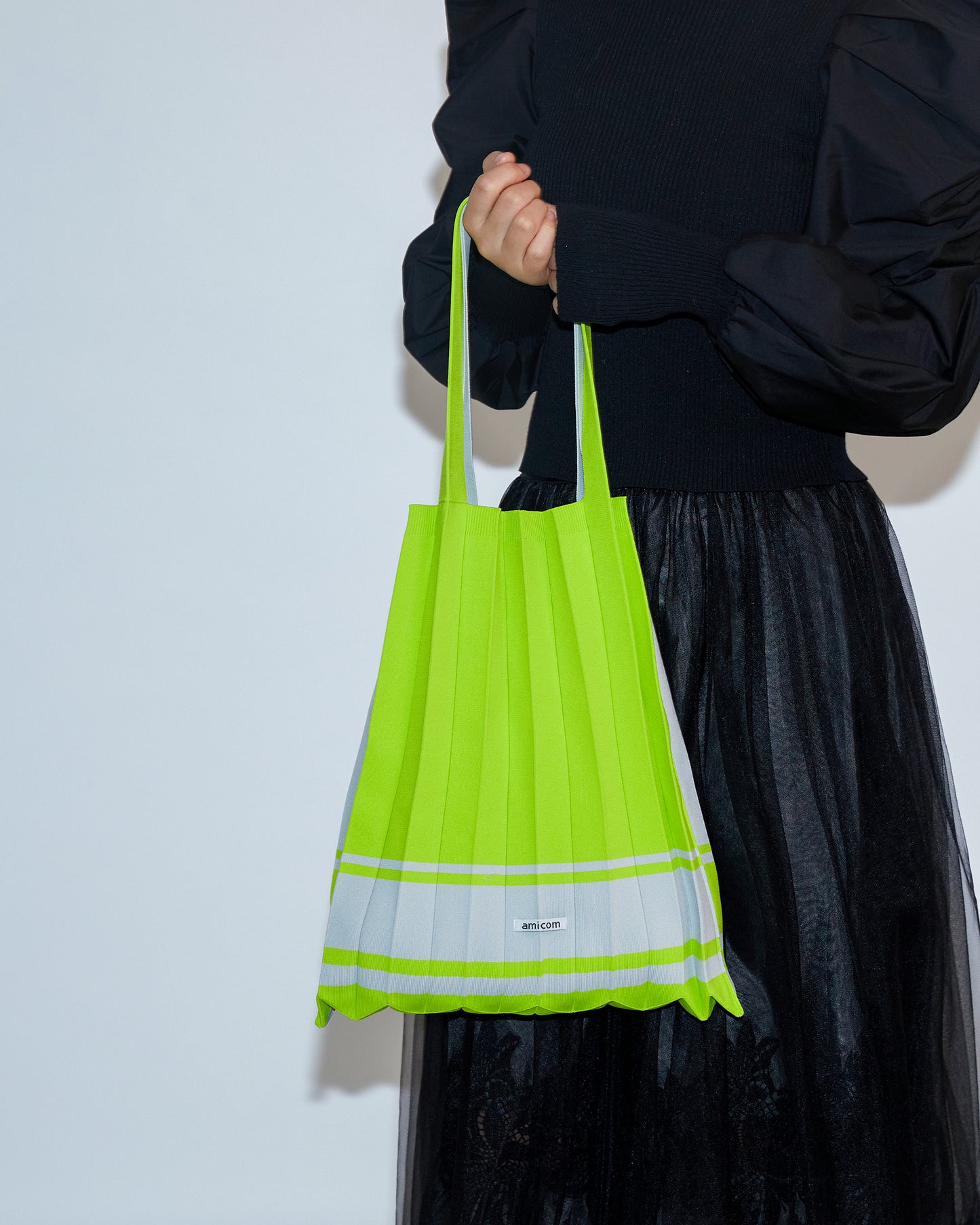 RANDOM BORDER PLEATS KNIT BAG-LIME GREEN