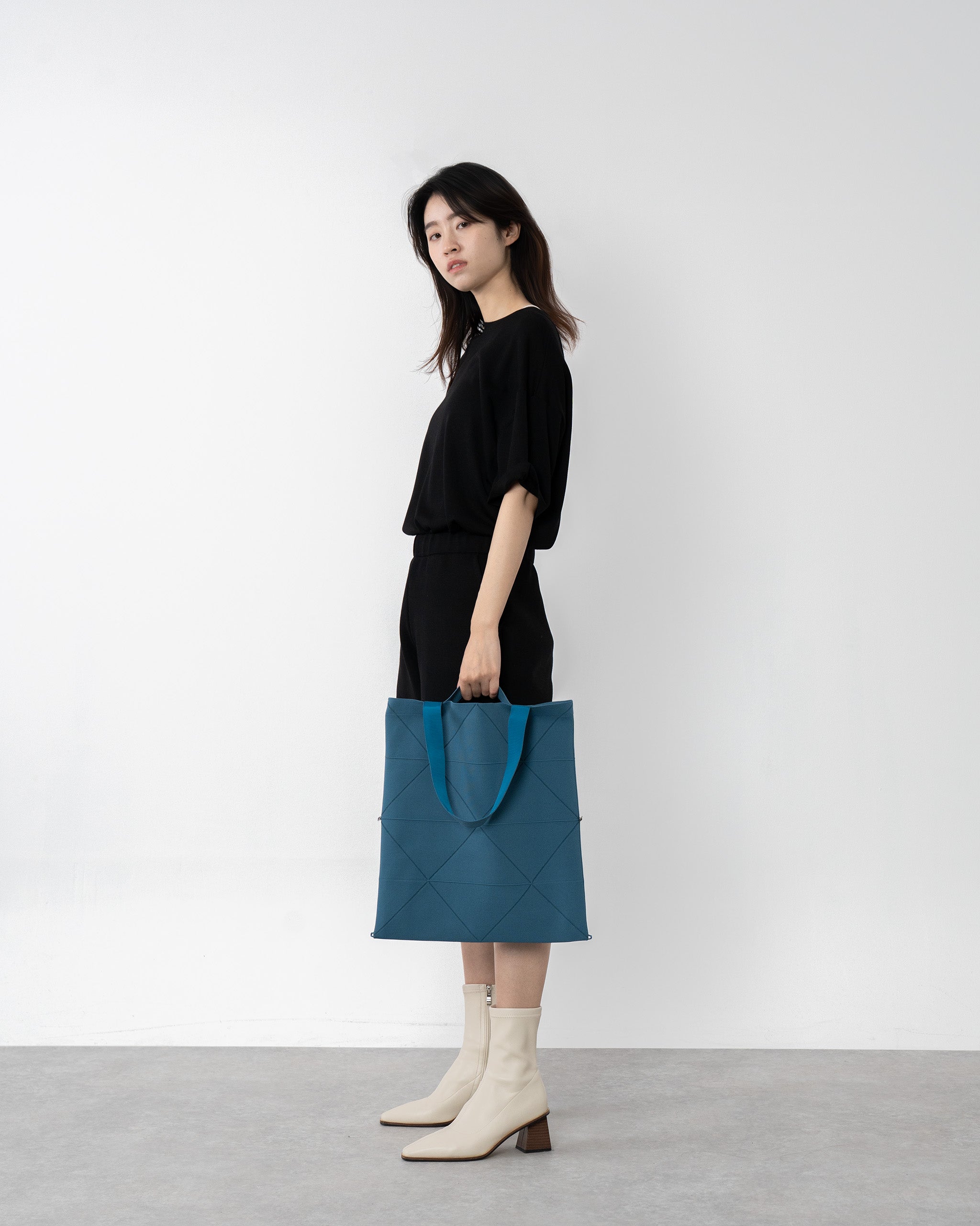 amicom」ORIGAMI KNIT BAG-DENIM BLUE 折り紙バッグ